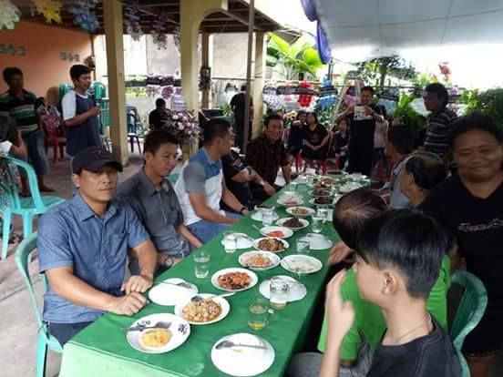 Wakil Bupati Minahasa Ivan Sarundajang Berbaur Bersama Masyarakat Dalam Kegiatan Brangtang (11/5/2017) di kel.Ruata Tumewu