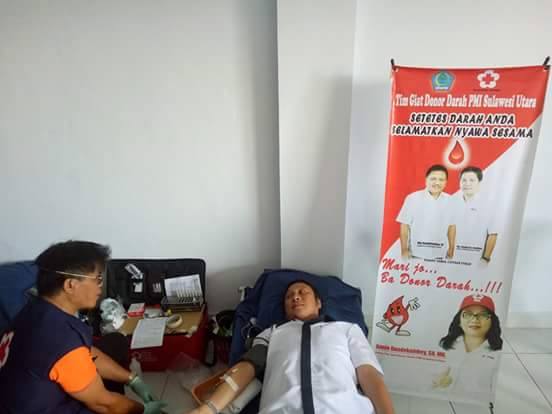 Wakil Bupati Minahasa Ivan Sarundajang saat Kegiatan Donor Darah 