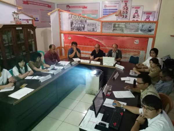 Rapat Persiapan Peresmian Tahapan Pilkada Minahasa (23/5/2017) di Kantor KPU 