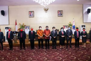 Gubernur Olly Lantik 7 Anggota KPID Sulut Periode 2021-2024